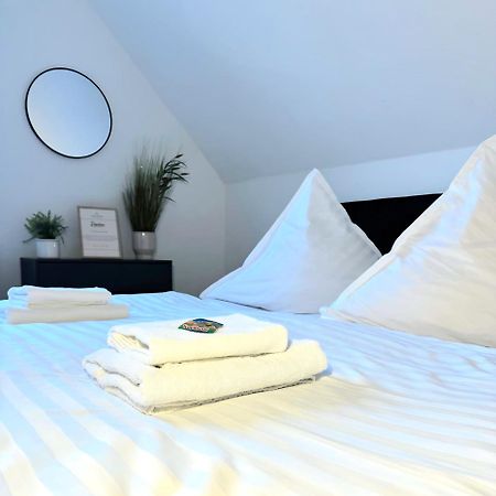 Ama Home Apartment In Hiddenhausen - Wlan, Smart-Tv - Nahe A30 & A2 - Nur 10 Min Von Herford Экстерьер фото
