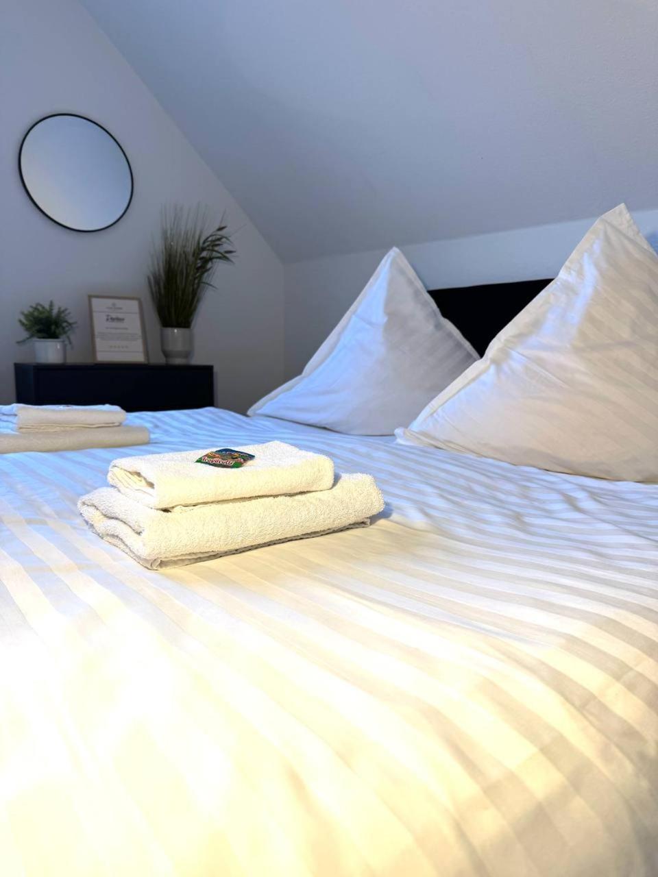 Ama Home Apartment In Hiddenhausen - Wlan, Smart-Tv - Nahe A30 & A2 - Nur 10 Min Von Herford Экстерьер фото